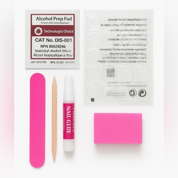 7 Piece Press-On Nails Kit - Picture 4 of 4